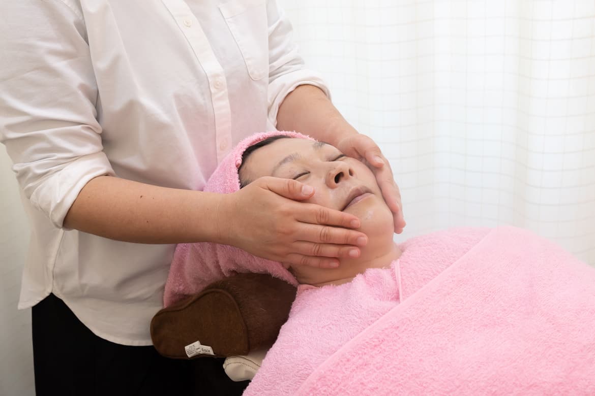 【女性限定メニュー】お顔剃りエステコース 【女性限定メニュー】お顔剃りエステコース